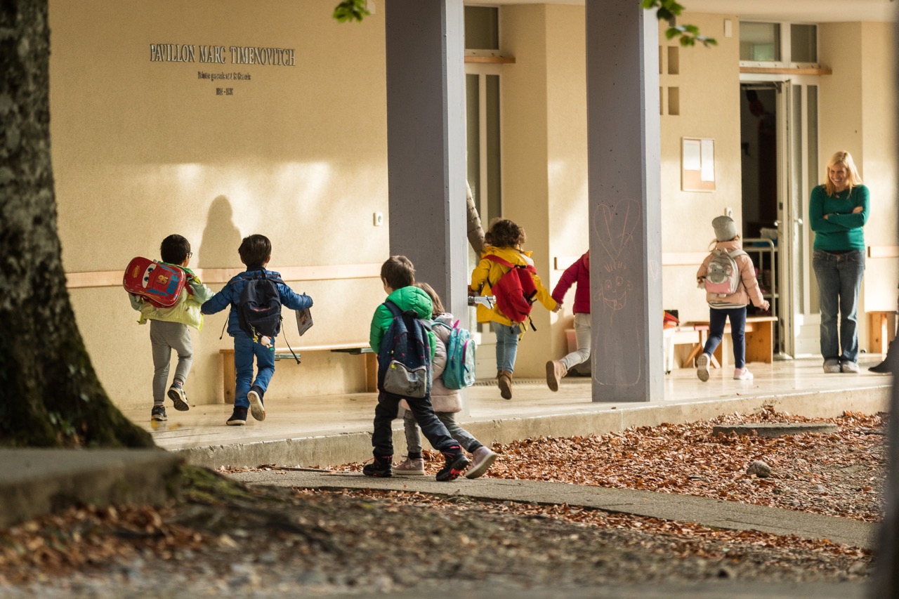 Deux Mille Feuilles Trilingual Montessori School — Boarding