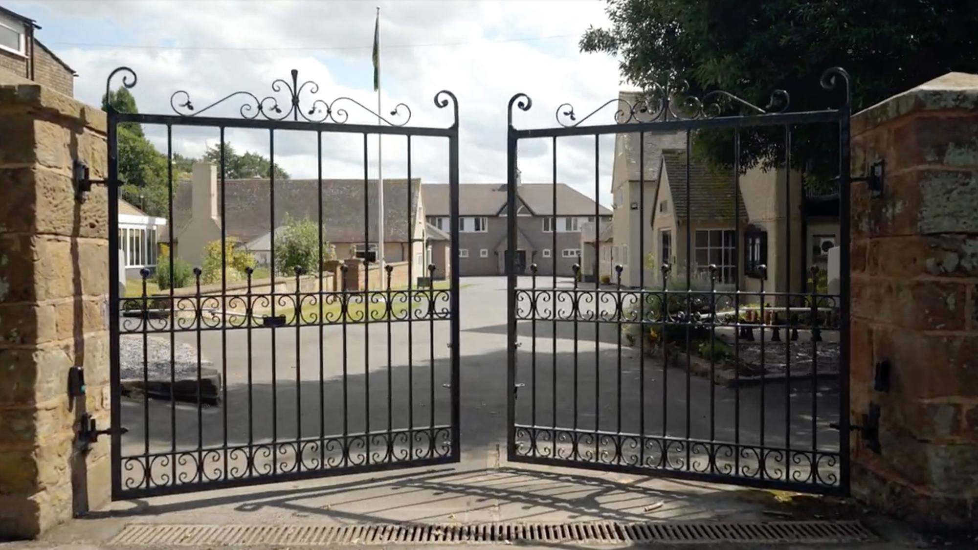 Birchfield School — Campus
