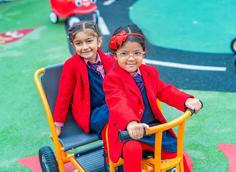 Eveline Day School — Arts