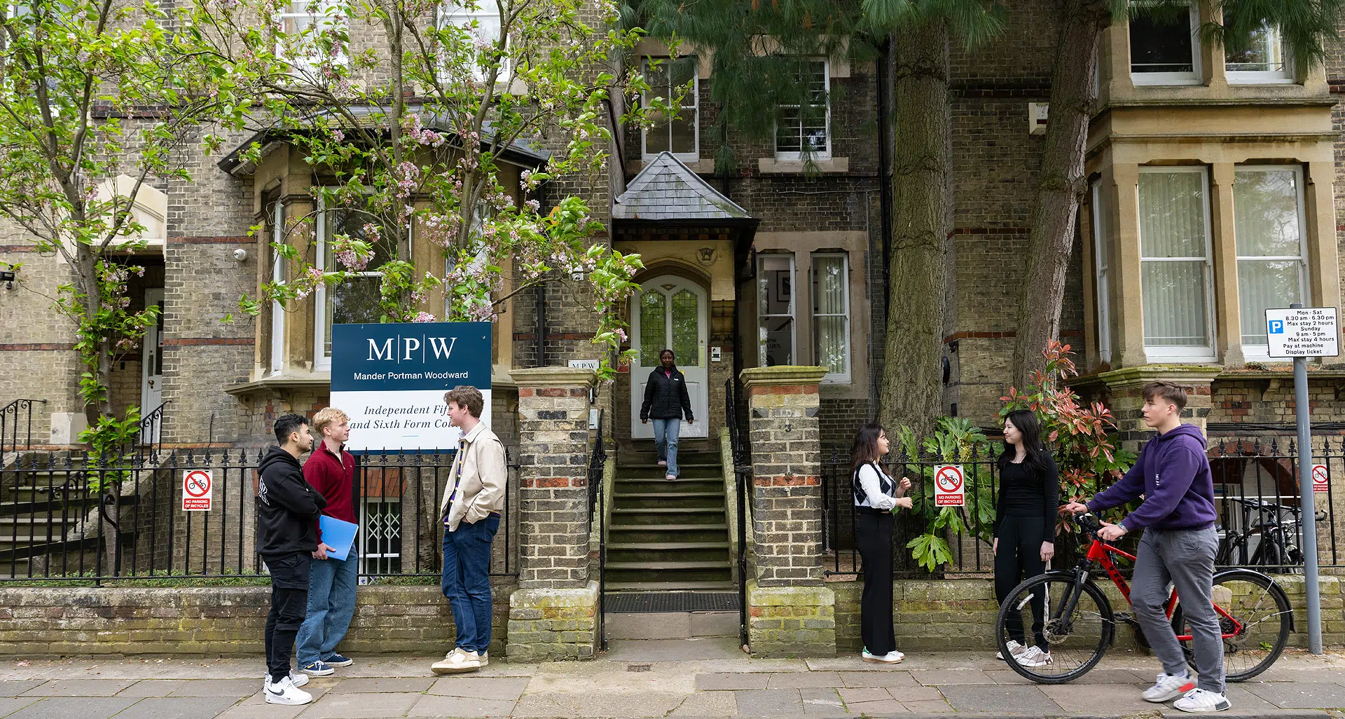 Mander Portman Woodward School — Campus